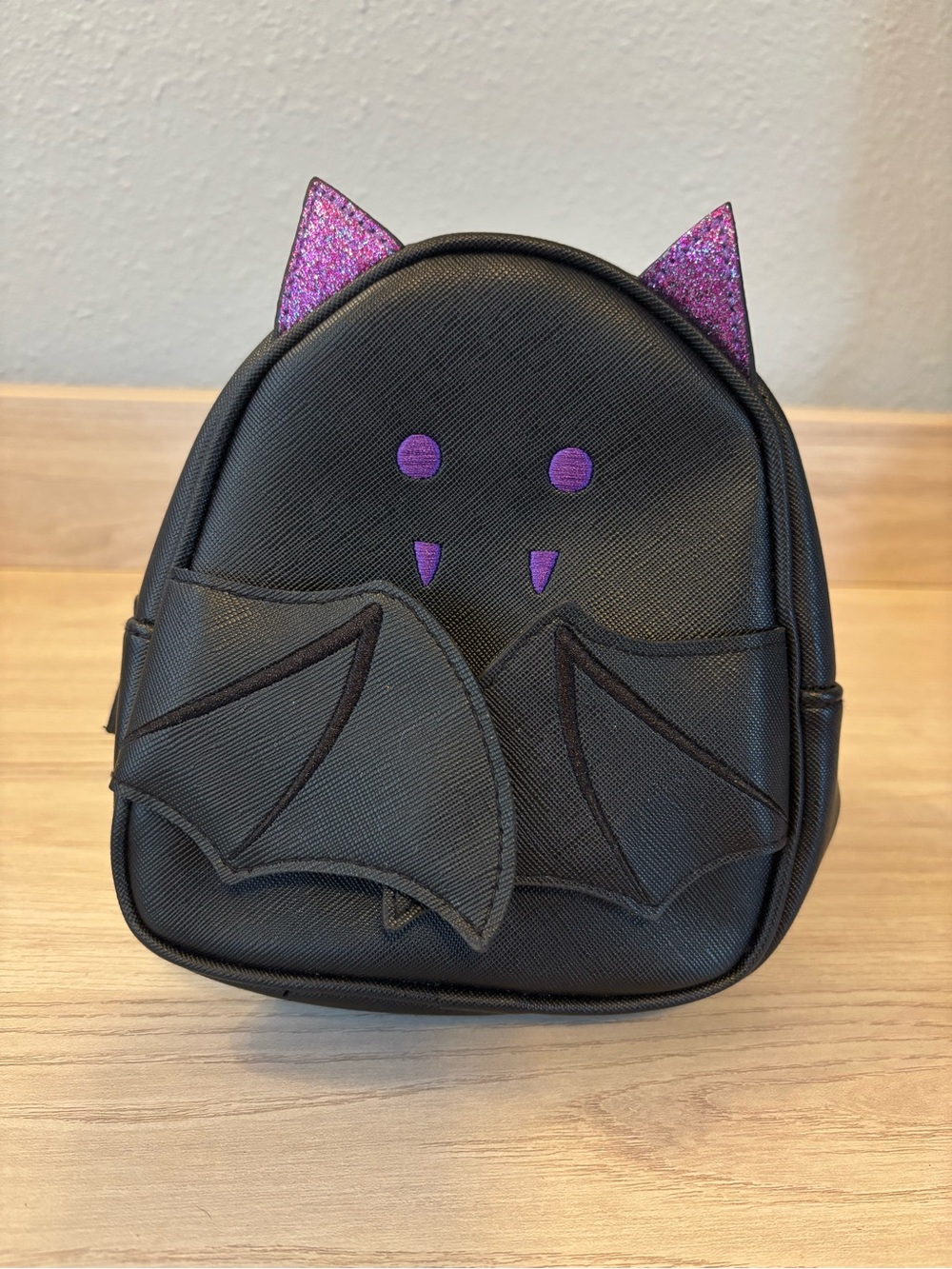 Retired Bath & Body Works Halloween black and purple glitter bat cosmetic bag 🦇✨